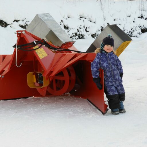Lumilingot traktoriin